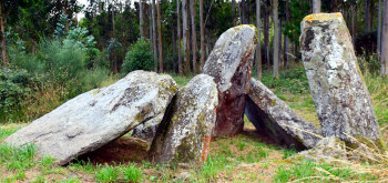Dolmen da Pedra Moura / Foto: Santi Garrido Dolmen da Pedra Moura / Foto: Santi Garrido