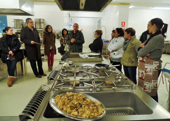 Xosé Regueira e Evencio Ferrero pechan unha edición anterior do Curso de Cociña Saudable Xosé Regueira e Evencio Ferrero pechan unha edición anterior do Curso de Cociña Saudable