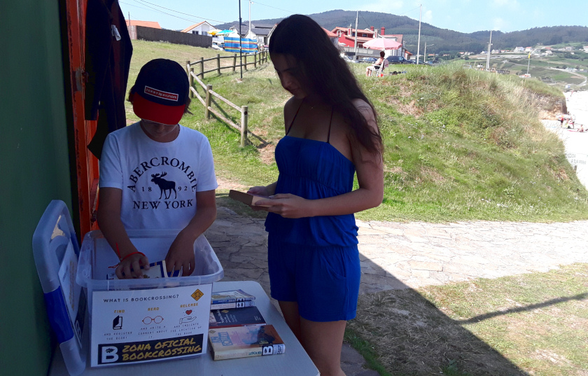 Hai dous puntos de recollida nas praias, en Razo e en Pedra do Sal; proximamente haberá outro na Oficina de Turismo Hai dous puntos de recollida nas praias, en Razo e en Pedra do Sal; proximamente haberá outro na Oficina de Turismo