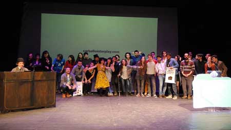 Foto de familia con premiad@s y organización Foto de familia con premiad@s y organización
