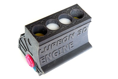 Motor feito por Lupeón con impresión 3D Motor feito por Lupeón con impresión 3D